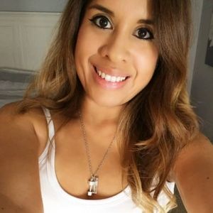 Strong is beautiful Necklace